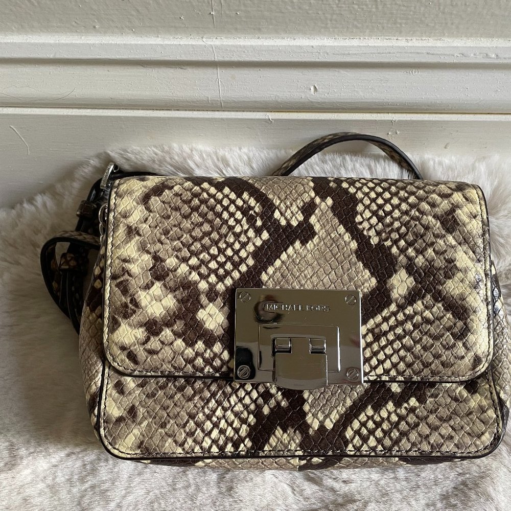 Michael Kors - Picture 2 of 9